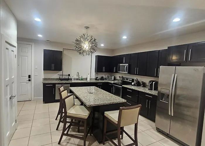 Pacifico Breezy Palms Apartment *